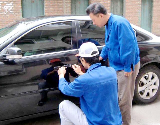 乌伊岭区开锁公司：车钥匙坏了怎么办